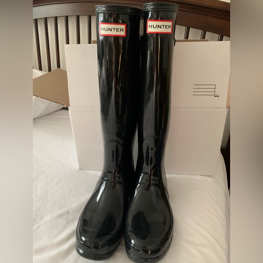 Hunter glossy rain boots -wide calf